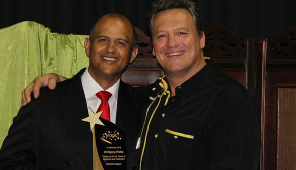 Wolfgang Riebe	www.wolfgangriebe.com