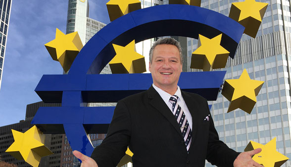 Wolfgang Riebe	www.wolfgangriebe.com