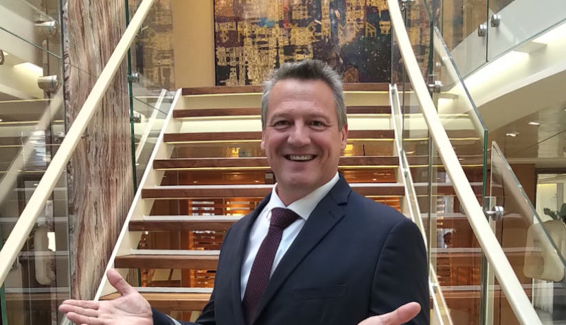 Wolfgang Riebe	www.wolfgangriebe.com