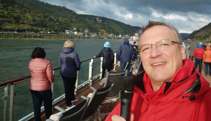 Wolfgang Riebe	www.wolfgangriebe.com