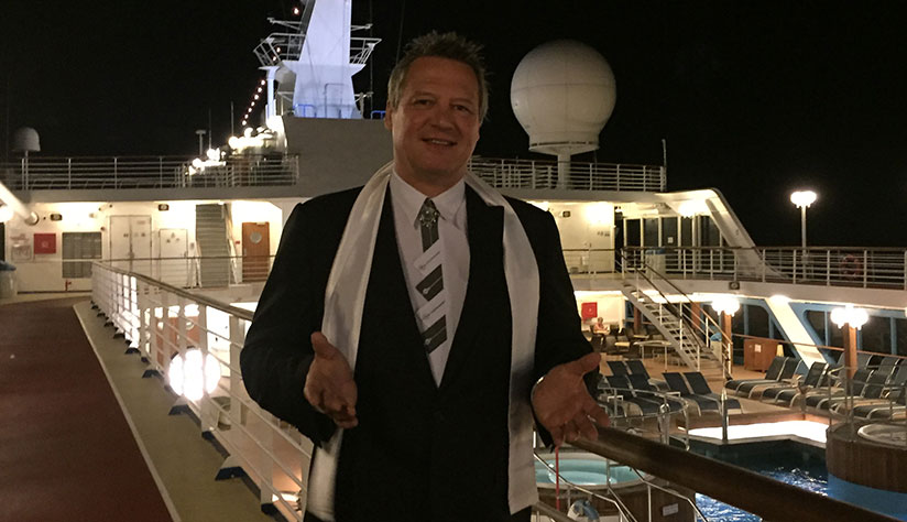 Wolfgang Riebe	www.wolfgangriebe.com