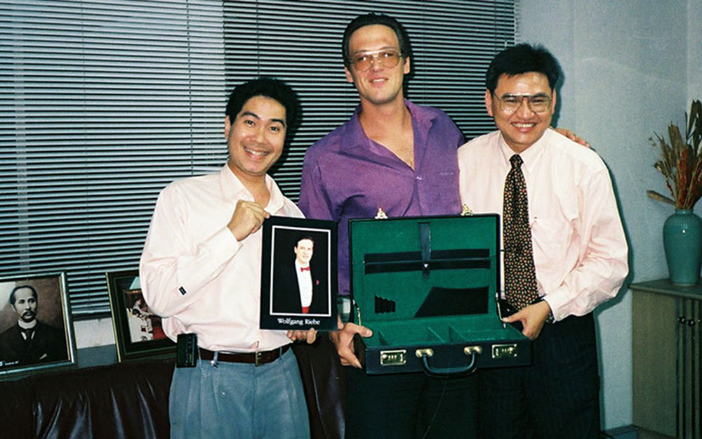 Wolfgang Riebe	www.wolfgangriebe.com